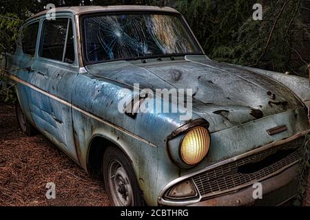 Golden snitch hi-res stock photography and images - Alamy