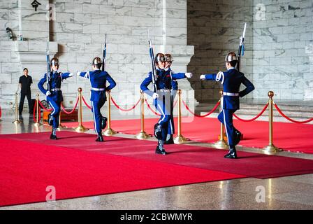 Changing of the guard at Chiang Kai-shek Memorial Hall Stock Photo