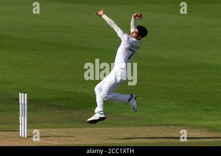 Pakistan's Naseem Shah bowling during day five of the Second Test match at the Ageas Bowl, Southampton. Stock Photo