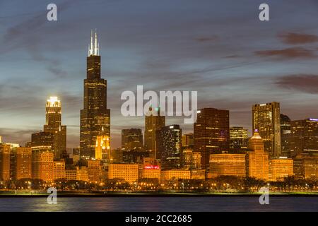USA, Illinois, Chicago, View of Willis Tower at Lake Michigan Stock Photo