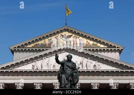 Germany, Bavaria, Munich, Max-Joseph-Platz, View of monument of Max-Joseph I in front of National theatre Stock Photo