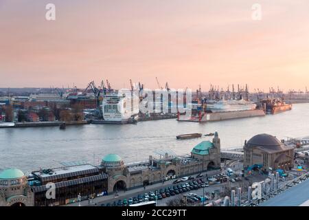 Germany, Hamburg, View of dockyard at Elbe river Stock Photo
