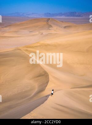 walk through the dunes of the china gobi Stock Photo