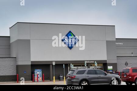 Houston, Texas/USA 03/25/2020: Sam's Club location in Houston, TX. Membership-only warehouse club store throughout the USA, founded in 1983. Stock Photo