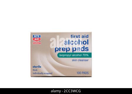 Davis, CA, Aug 16, 2020. Box of Rite Aid Pharmacy first aid alcohol prep pads Stock Photo