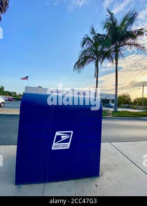 Goleta, California, USA. 17th Aug, 2020. One of the remaining mailboxes in Santa Barbara County, after at least one of the most popular ones, at the very busy Patterson Ave. Goleta Post Office branch, was removed by the US Postal Service, at the hands of the Trump Administration. This dismayed thousands of residents, who complained on social media and at the post offices The local and regional Post Masters in Sacramento, California's state's capitol, refused to comment. This blue mailbox is in Carpinteria, near the beach. Credit: Amy Katz/ZUMA Wire/Alamy Live News Stock Photo