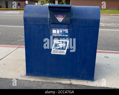 Goleta, California, USA. 17th Aug, 2020. One of the remaining mailboxes in Santa Barbara County, after at least one of the most popular ones, at the very busy Patterson Ave. Goleta Post Office branch, was removed by the US Postal Service, at the hands of the Trump Administration. This dismayed thousands of residents, who complained on social media and at the post offices The local and regional Post Masters in Sacramento, California's state's capitol, refused to comment. This blue mailbox is in Carpinteria, near the beach. Credit: Amy Katz/ZUMA Wire/Alamy Live News Stock Photo