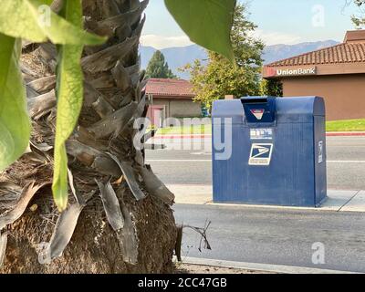 Goleta, California, USA. 17th Aug, 2020. One of the remaining mailboxes in Santa Barbara County, after at least one of the most popular ones, at the very busy Patterson Ave. Goleta Post Office branch, was removed by the US Postal Service, at the hands of the Trump Administration. This dismayed thousands of residents, who complained on social media and at the post offices The local and regional Post Masters in Sacramento, California's state's capitol, refused to comment. This blue mailbox is in Carpinteria, near the beach. Credit: Amy Katz/ZUMA Wire/Alamy Live News Stock Photo