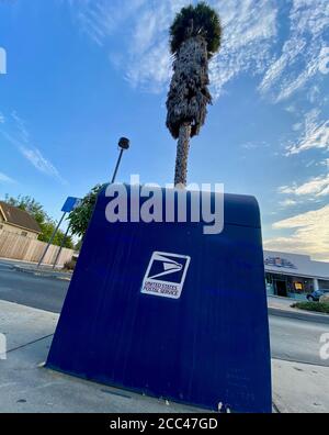 Goleta, California, USA. 17th Aug, 2020. One of the remaining mailboxes in Santa Barbara County, after at least one of the most popular ones, at the very busy Patterson Ave. Goleta Post Office branch, was removed by the US Postal Service, at the hands of the Trump Administration. This dismayed thousands of residents, who complained on social media and at the post offices The local and regional Post Masters in Sacramento, California's state's capitol, refused to comment. This blue mailbox is in Carpinteria, near the beach. Credit: Amy Katz/ZUMA Wire/Alamy Live News Stock Photo