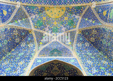 Ceiling, Masjed-e Imam Mosque, Maydam-e Iman square, Esfahan, Iran Stock Photo