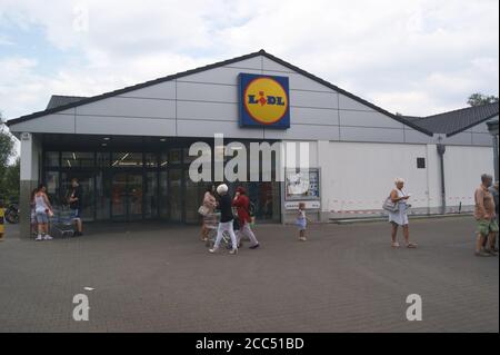 Lidl-Filiale in der Seeburger Straße in Berlin-Spandau Stock Photo