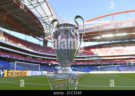 Lisbon, Lissabon, Portugal, 18th August 2020.  Champions League Pokal, Trophaee, Pott,  in  the semifinal match UEFA Champions League, final tournament RB LEIPZIG - PARIS SG in season 2019/2020,  Photographer: © Peter Schatz / Alamy Live News / Frank Hoermann/ SVEN SIMON/ Pool    - UEFA REGULATIONS PROHIBIT ANY USE OF PHOTOGRAPHS as IMAGE SEQUENCES and/or QUASI-VIDEO -  National and international News-Agencies OUT Editorial Use ONLY Stock Photo