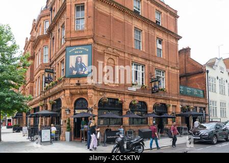 Marlborough Head pub in North Audley Street, Mayfair, London, England, UK Stock Photo