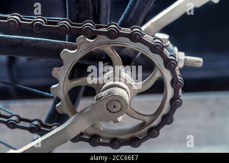 close up of a chain, sprocket and pedals of an old bicycle Stock Photo