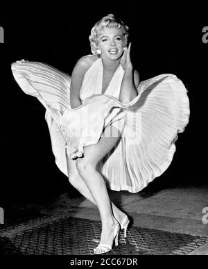 Marilyn Monroe with billowing skirt. Iconic shot of the American actress taken in 1954, whilst she was filming The Seven Year Itch in New York City. Stock Photo
