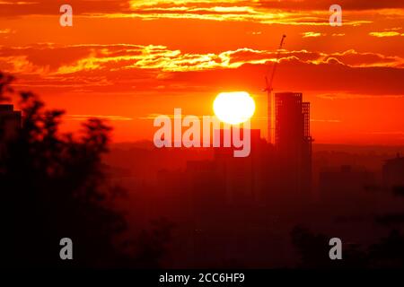 Sunrise with Leeds skyline & Yorkshire's newest tallest building 'Altus House' Stock Photo