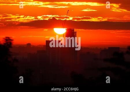 Sunrise with Leeds skyline & Yorkshire's newest tallest building 'Altus House' Stock Photo