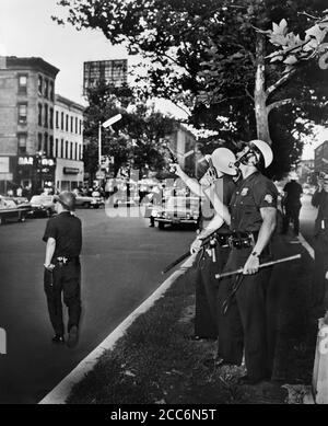 Harlem riots - 1964 Stock Photo - Alamy