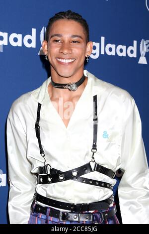 LOS ANGELES - APR 12: Keiynan Lonsdale at GLAAD Media Awards Los