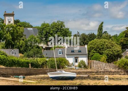 Brittany, Ile aux Moines island in the Morbihan gulf, the church and the Port-Miquel beach Stock Photo