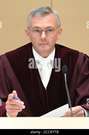 Karlsruhe, Germany. 20th Aug, 2020. Ulrich Herrmann, Chairman of the Third Civil Senate at the Federal Court of Justice (BGH), opens the hearing on the complaint by Maike Kohl-Richter regarding the 'Kohl tapes'. More than 600 hours of conversation between former chancellor Helmut Kohl and his former ghostwriter Heribert Schwan have been recorded. Kohl had fought for the release of the originals before his death. His widow wants to know whether Schwan still has copies or transcripts. Credit: Uli Deck/dpa/Alamy Live News Stock Photo