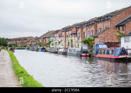 Lymm, UK.  19.08.2020 Pictured:  The Bridgewater canal runs through the village of Lymm, Cheshire. Stock Photo