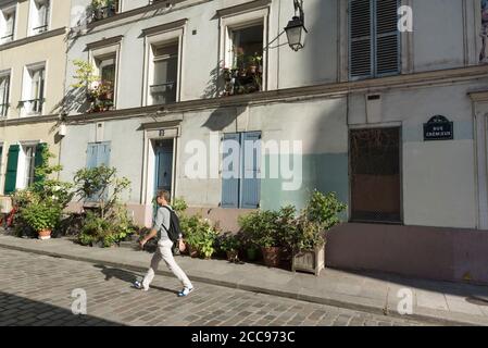 Paris: 'rue Cremieux” street in the 12th arrondissement (district) Stock Photo