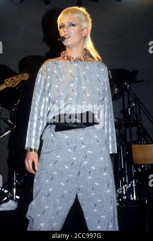 Annabel Lamb live at a concert on her 'The Flame' tour. London, May 15, 1984 | usage worldwide Stock Photo