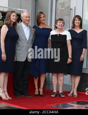 LOS ANGELES - AUG 20:  Susannah Carpenter, Bill Garner, Jennifer Garner, Patricia Garner, Melissa Wylie at the Jennifer Garner Star Ceremony on the Hollywood Walk of Fame on August 20, 2018 in Los Angeles, CA Stock Photo