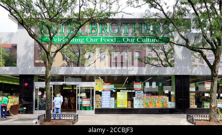 Patel Brothers, 37-25 74th St, Queens, New York. NYC storefront photo of a Indian supermarket in the Jackson Heights neighborhood. Stock Photo