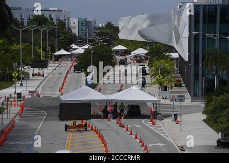 Miami Beach, FL, USA. 20th Aug, 2020. A general view of the Miami Beach Convention Center Drive thru Covid-19 testing site, According to the Department of Health the number of cases rose by 4,555 from the previous day and 588,602 total cases of COVID-19 in Florida as of Thursday on August 20, 2020 in Miami Beach, Florida. Credit: Mpi04/Media Punch/Alamy Live News Stock Photo