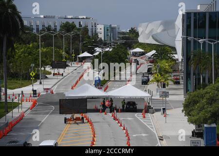 Miami Beach, FL, USA. 20th Aug, 2020. A general view of the Miami Beach Convention Center Drive thru Covid-19 testing site, According to the Department of Health the number of cases rose by 4,555 from the previous day and 588,602 total cases of COVID-19 in Florida as of Thursday on August 20, 2020 in Miami Beach, Florida. Credit: Mpi04/Media Punch/Alamy Live News Stock Photo