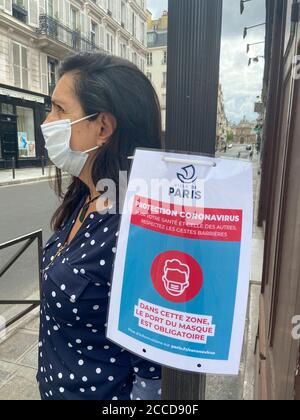 FACE MASKS NOW COMPULSORY IN PARIS Stock Photo