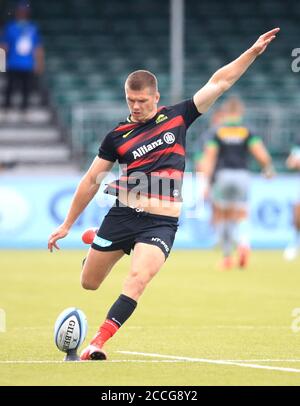 Example Warm Up In Rugby Saracens' Owen Farrell before the Gallagher PREM Rugby match at the ...