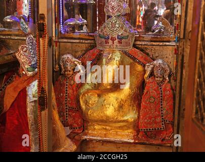 Beawar, Rajasthan, India, Aug 22, 2020: Idol of Lord Ganesha (Elephant-Headed Hindu Deity) with Goddess Riddhi Siddhi at the Ganpati Temple on the occasion of Ganesh Chaturthi festival amid COVID-19, in Beawar. Credit: Sumit Saraswat/Alamy Live News Stock Photo