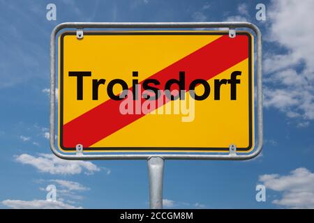 Ortstafel Troisdorf, Nordrhein-Westfalen, Deutschland | Place name sign Troisdorf, North Rhine-Westphalia, Germany, Europe Stock Photo