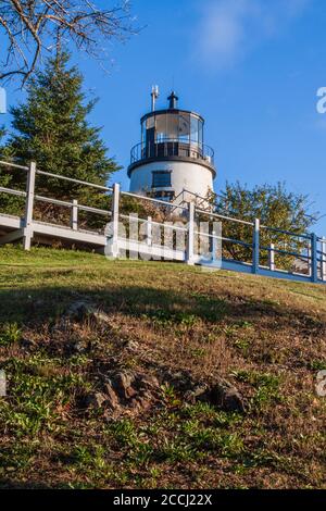 Owl's Head Lighthouse in Owl's Head State Park in Maine was built in 1825, with its powerful fog horn and its fourth-order Fresnel lens. Stock Photo