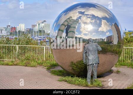 A Private View by Kevin Atherton, a sculpture overlooking Cardiff Bay, South Wales Stock Photo