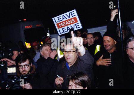 Pro Brexit supporters gather in Parliament Square and face off against anti-brexit demonstrators as a deal is made in Parliament on Britain's exit of the European Union Stock Photo