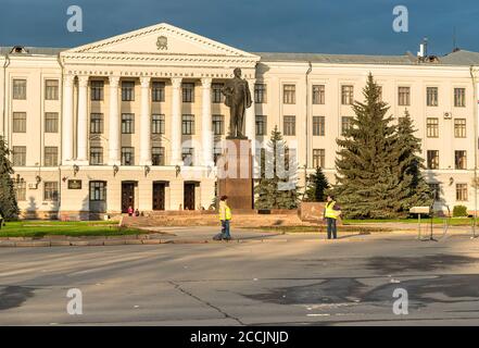 Pskov, Russian Federation - May 5, 2018: View of Lenin Square with Monument to Vladimir Lenin in front of the Pskov State University, Russia Stock Photo