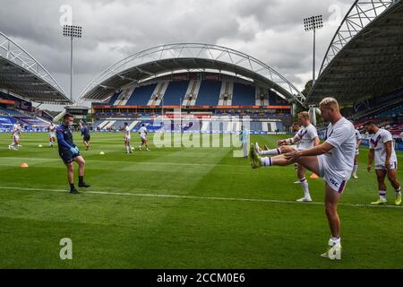 Huddersfield, UK, 22/08/2020 Wakefield Trinity players warm up. Stock Photo