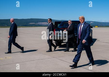 Avoca, United States Of America. 20th Aug, 2020. President Donald J. Trump walks across the tarmac after disembarking Air Force One Thursday, Aug. 20, 2020, at Wilkes-Barre Scranton International Airport in Avoca, Pa. People: President Donald Trump Credit: Storms Media Group/Alamy Live News Stock Photo
