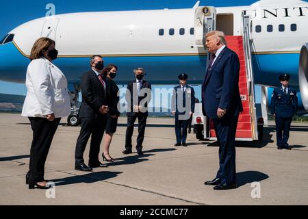 Washington, United States Of America. 20th Aug, 2020. President Donald J. Trump is greeted by state and local officials after disembarking Air Force One Thursday, Aug. 20, 2020, at Wilkes-Barre Scranton International Airport in Avoca, Pa. People: President Donald Trump Credit: Storms Media Group/Alamy Live News Stock Photo