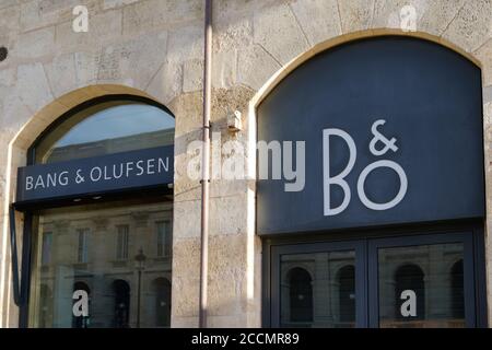 Bordeaux , Aquitaine / France - 08 16 2020 : b&o Bang & Olufsen text and logo sign front of entrance store Danish consumer electronics company Stock Photo