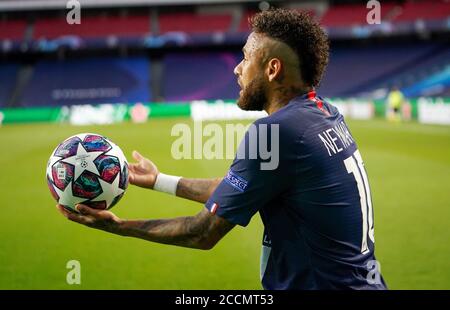 Lisbon, Portugal. 23rd Aug, 2020. firo Football: 23.08.2020 Champions League Final FC Bayern Munich, Munich, Muenchen - Paris Saint Germain Neymar (PSG) Peter Schatz/Pool/via/firosportphoto - UEFA REGULATIONS PROHIBIT ANY USE OF PHOTOGRAPHS as IMAGE SEQUENCES and/or QUASI-VIDEO - National and international news agencies OUT Editorial Use ONLY | usage worldwide Credit: dpa/Alamy Live News Stock Photo