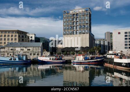 Zeitz MOCAA - Museum of Contemporary Art Africa and the Silo Hotel situated in the Silo district of the V&A Waterfront, Cape Town, South Africa Stock Photo