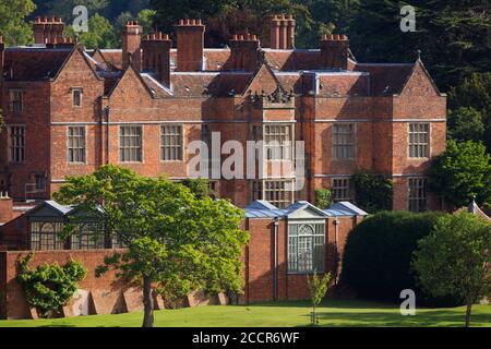 Chequers is a mid 16th century brick manor house sitting amongst the Chiltern Hills in Buckinghamshire. In 1921, the estate was gifted to the nation b Stock Photo