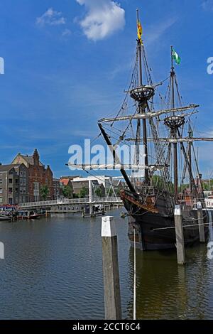 rotterdam delfshaven, netherlands - 2020.06.15:  replica of the halve maen ( half moon ) (built 1608) the vessel of the dutch east india company with Stock Photo