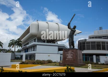 The Kensington Oval cricket stadium Worrell, Weekes and Walcott (or 3Ws) Stand and statue of Sir Garfield Sobers, Barbados' most famous cricket player Stock Photo