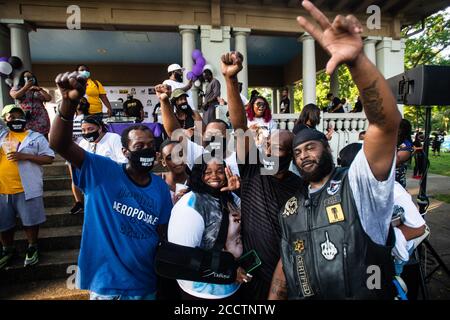 Louisville, United States. 23rd Aug, 2020. LOUISVILLE, KY- AUGUST 23: Attendies of the Bre-B-Q during the second day of BreonnaCon at Shawnee Park on August 23, 2020 in Louisville, Kentucky after the death of Breonna Taylor . (Photo by Chris Tuite/ImageSPACE) Credit: Imagespace/Alamy Live News Stock Photo